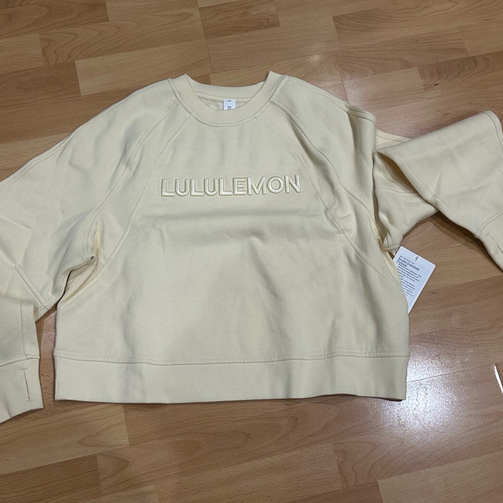 Brand new Lululemon Scuba in Butter Cream 🧈